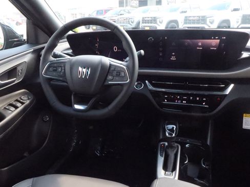New 2025 Buick Envista Avenir image 10