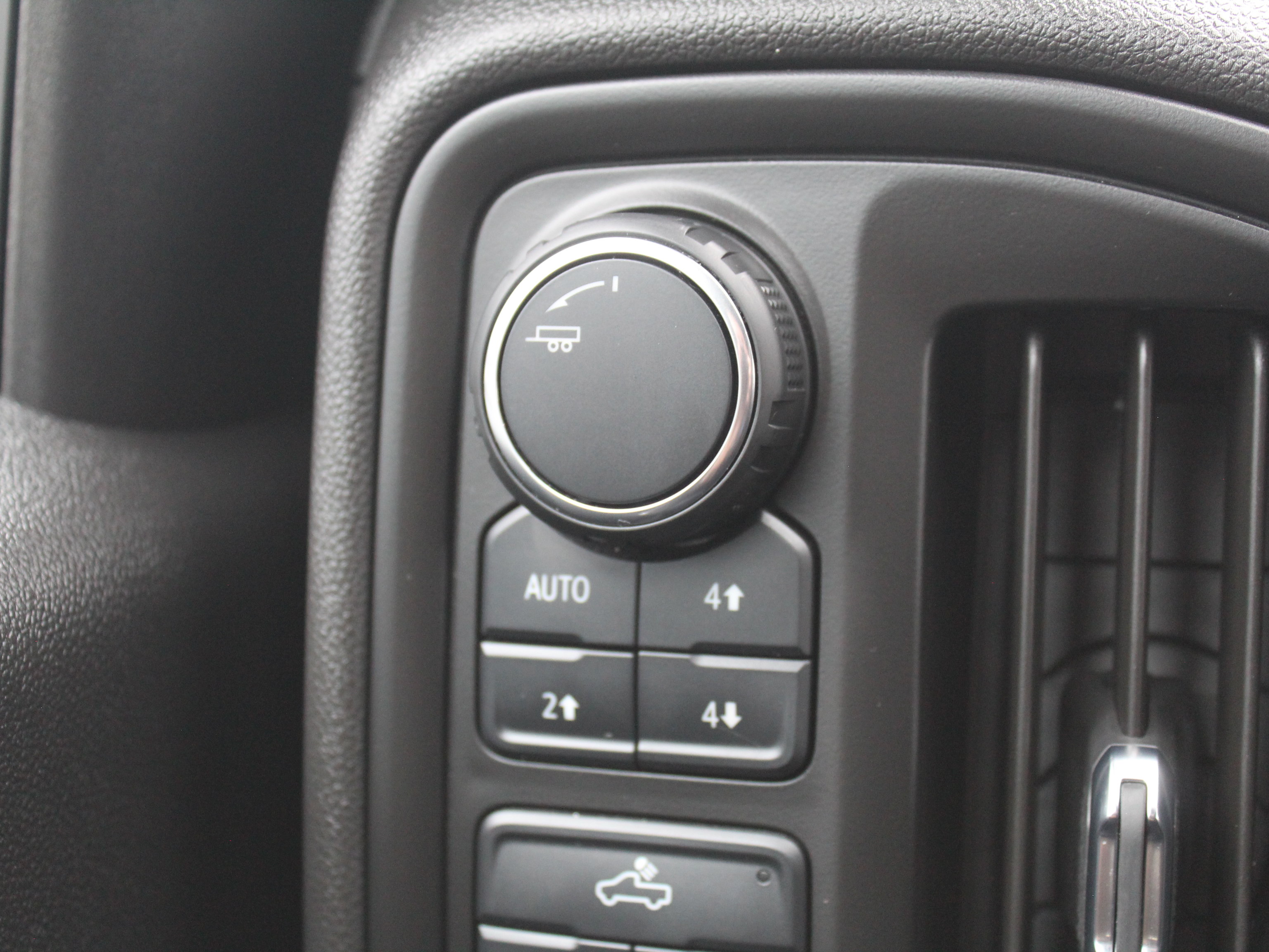 Certified 2024 Chevrolet Silverado 1500 Custom Trail Boss w/ LPO, Dark Essentials Package AWD/4WD image 21