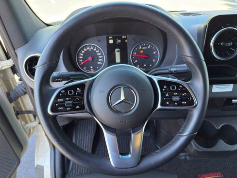Used 2023 Mercedes-Benz Sprinter 2500 image 12