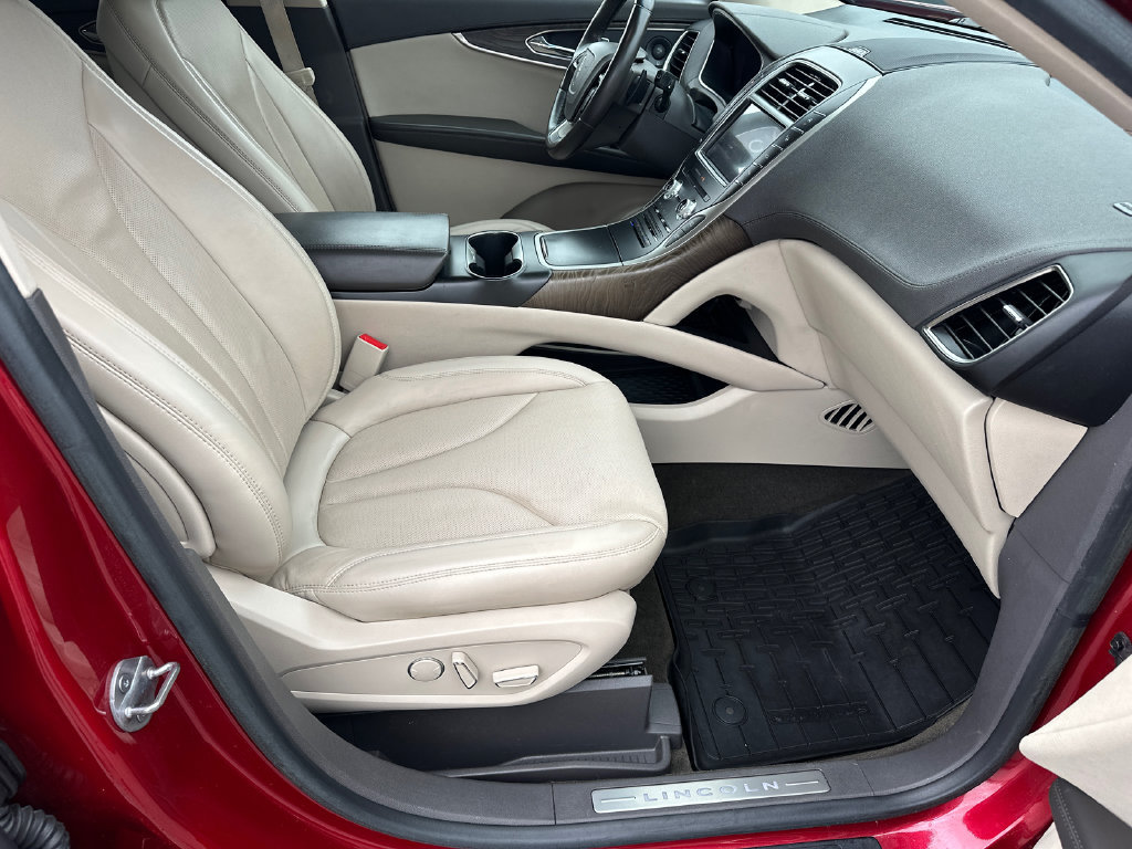 Used 2020 Lincoln Nautilus Reserve FWD image 13