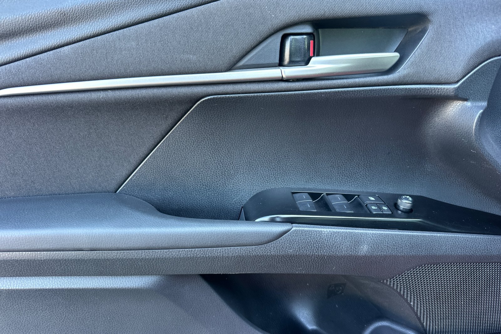Certified 2025 Toyota Camry LE FWD image 13