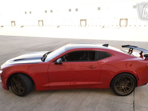 Used 2016 Chevrolet Camaro SS image 5