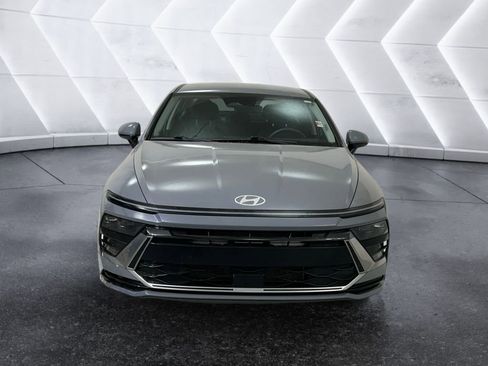 Used 2025 Hyundai Sonata SEL FWD image 2