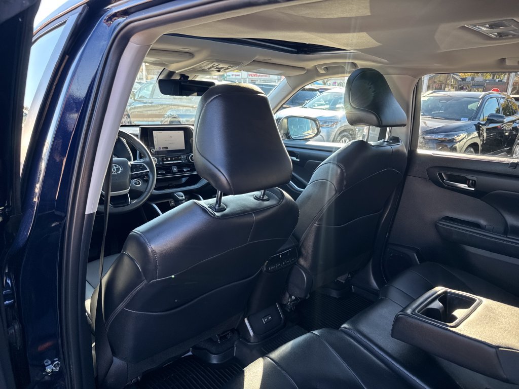 Used 2026 Toyota Highlander XLE AWD/4WD image 38