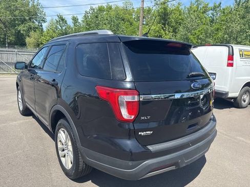 Used 2019 Ford Explorer XLT w/ Equipment Group 201A AWD/4WD image 6