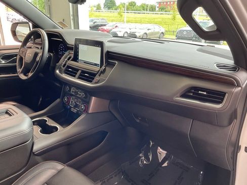 Used 2024 Chevrolet Tahoe High Country AWD/4WD image 18