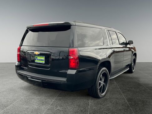 Used 2016 Chevrolet Suburban LT image 7