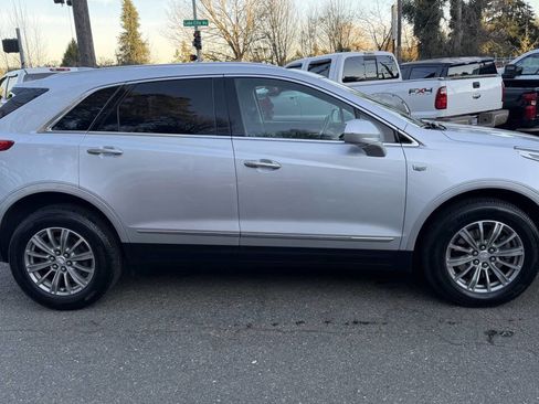 Used 2017 Cadillac XT5 Luxury w/ Driver Awareness Package image 9