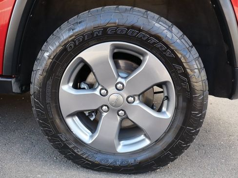 Used 2013 Jeep Grand Cherokee Trailhawk AWD/4WD image 42