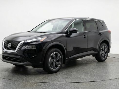 Used 2025 Nissan Rogue SV FWD image 3