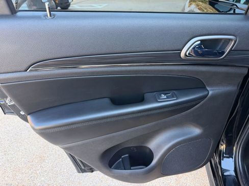 Used 2019 Jeep Grand Cherokee Limited X AWD/4WD image 25