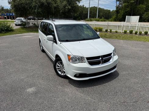 Used 2019 Dodge Grand Caravan SXT w/ Mopar Premium Addition Group FWD image 37