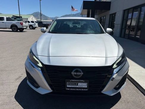 Used 2023 Nissan Altima 2.5 SV w/ SV Premium Package AWD/4WD image 2
