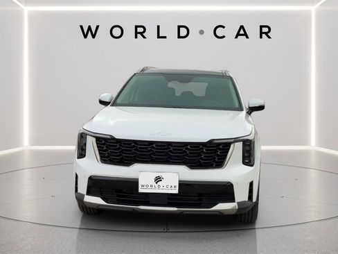 Used 2024 Kia Sorento S w/ Panoramic Sunroof Package image 2