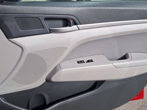 Used 2020 Hyundai Elantra SEL image 24