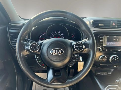 Used 2019 Kia Soul FWD image 19