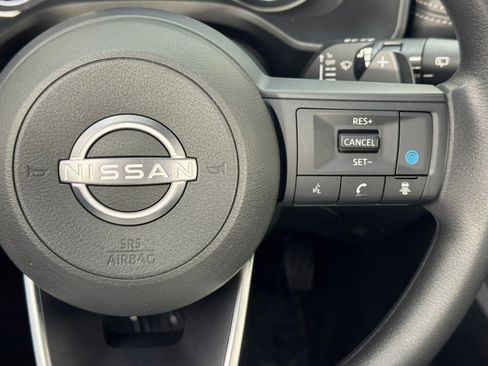 Used 2023 Nissan Rogue SV image 20