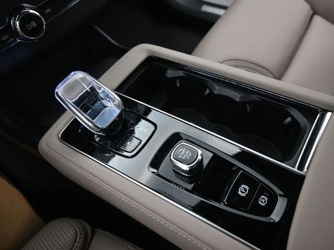 New 2026 Volvo XC90 B6 Ultra image 24