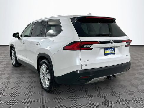 Used 2024 Toyota Grand Highlander AWD image 5
