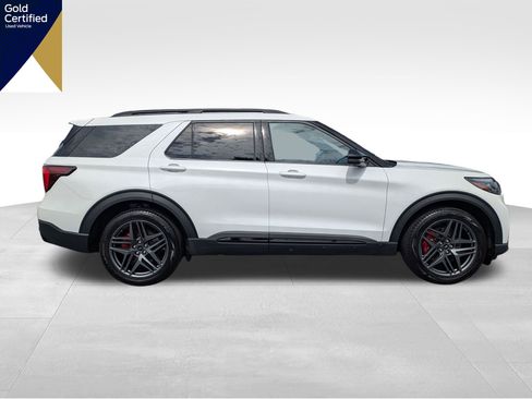 Certified 2025 Ford Explorer ST RWD image 4