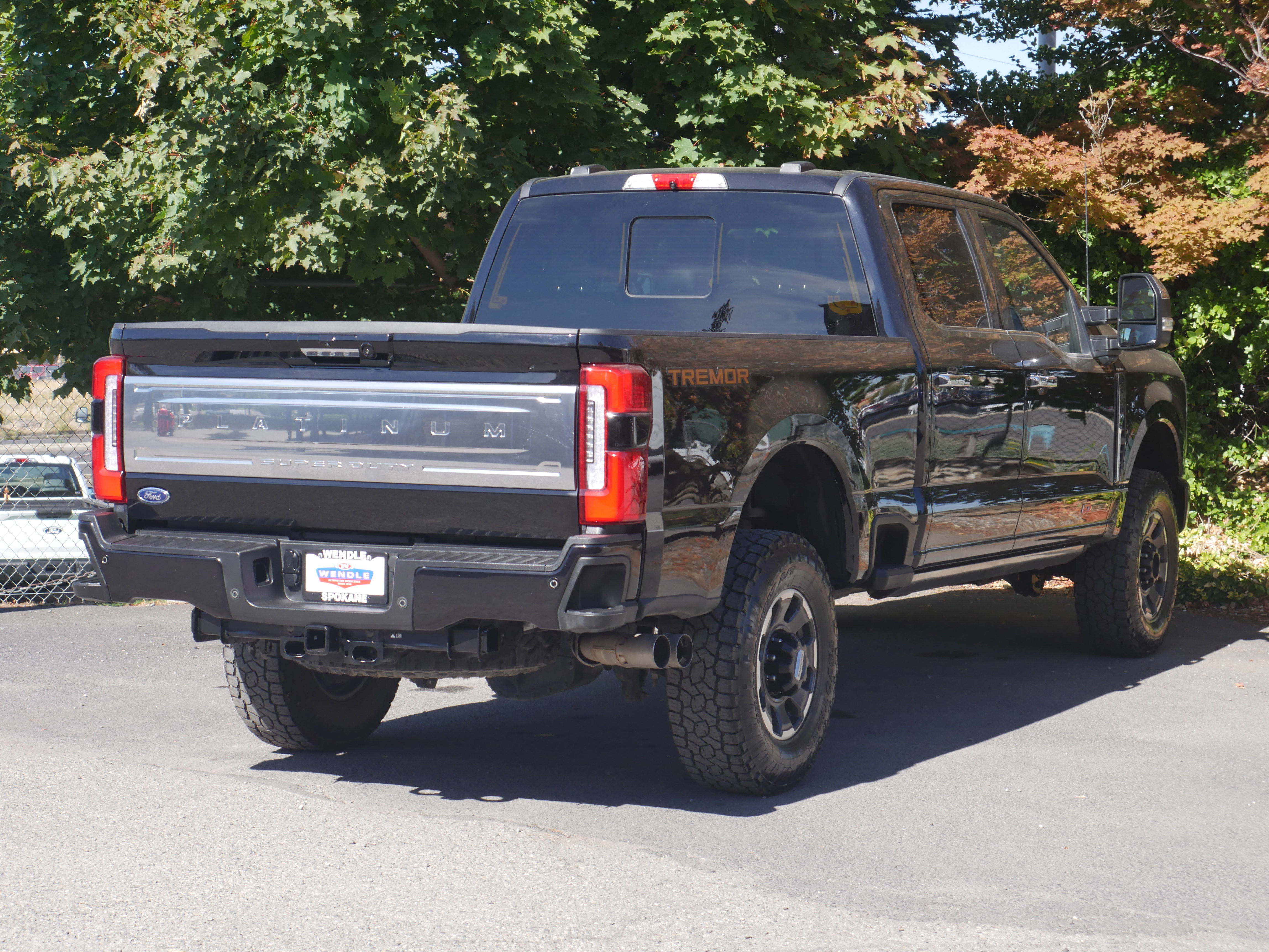 Certified 2024 Ford F350 Platinum w/ Tremor Off-Road Package AWD/4WD image 32