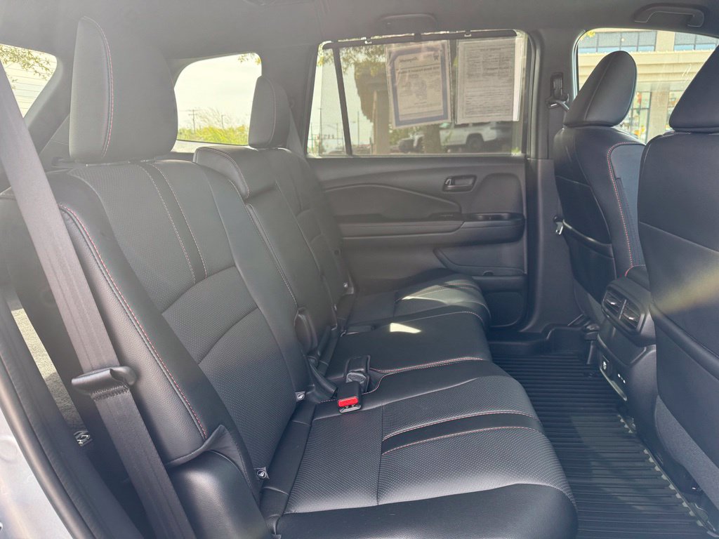 Used 2025 Honda Passport TrailSport image 18