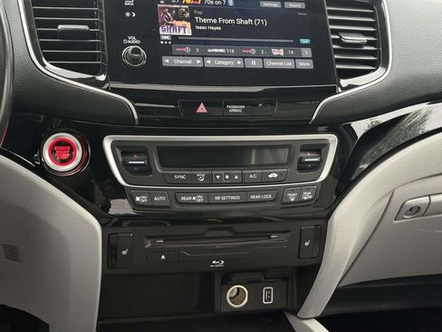 Used 2019 Honda Pilot Touring image 22