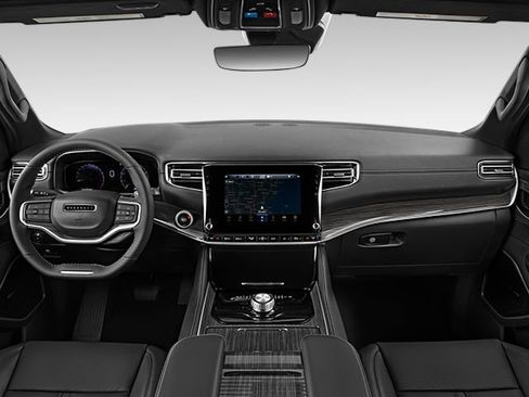 Used 2022 Jeep Wagoneer Series III w/ Rear Seat Video Group 1 AWD/4WD image 3