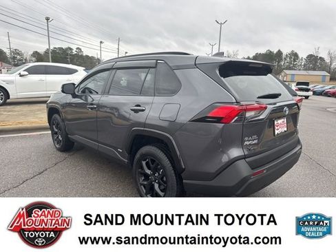 Used 2023 Toyota RAV4 XLE image 5