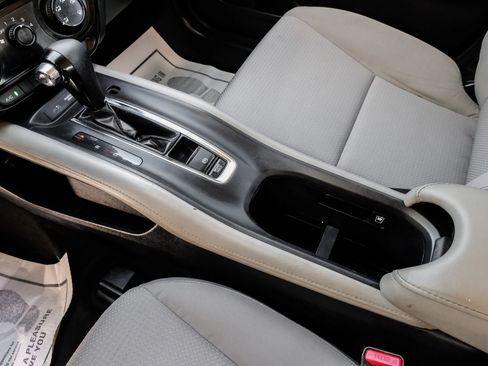 Used 2021 Honda HR-V LX image 35