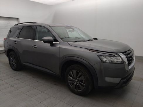 Used 2022 Nissan Pathfinder SV FWD image 11