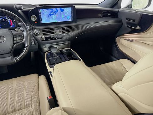 Certified 2022 Lexus LS 500 w/ Interior Upgrade Package RWD image 24