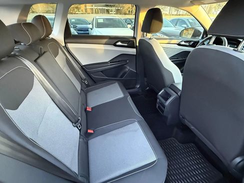 Used 2022 Volkswagen Taos S image 12