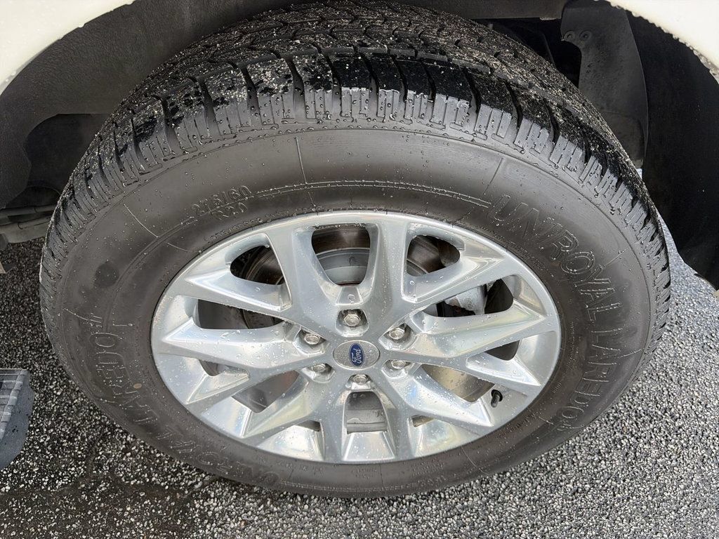 Used 2017 Ford Expedition Limited w/ Equipment Group 301A RWD image 10