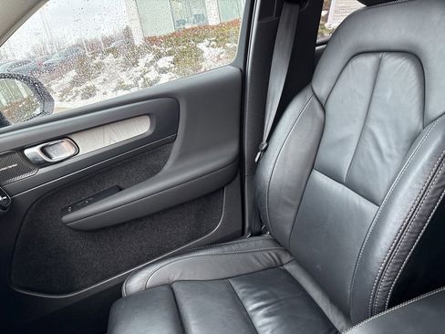 Certified 2023 Volvo XC40 B5 Plus w/ Driver Assist Package image 29