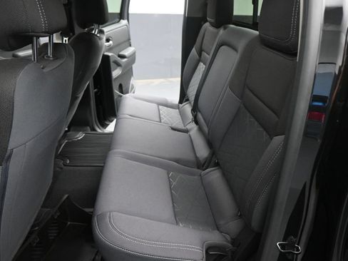 Used 2025 Nissan Frontier SV w/ SV Convenience Package RWD image 17