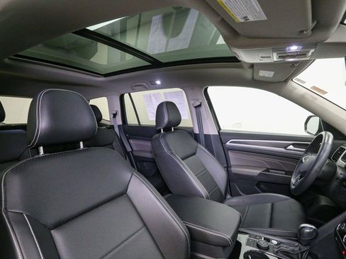 Certified 2023 Volkswagen Atlas SEL R-Line AWD/4WD image 24