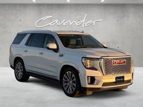 Used 2022 GMC Yukon Denali w/ Denali Premium Package image 2