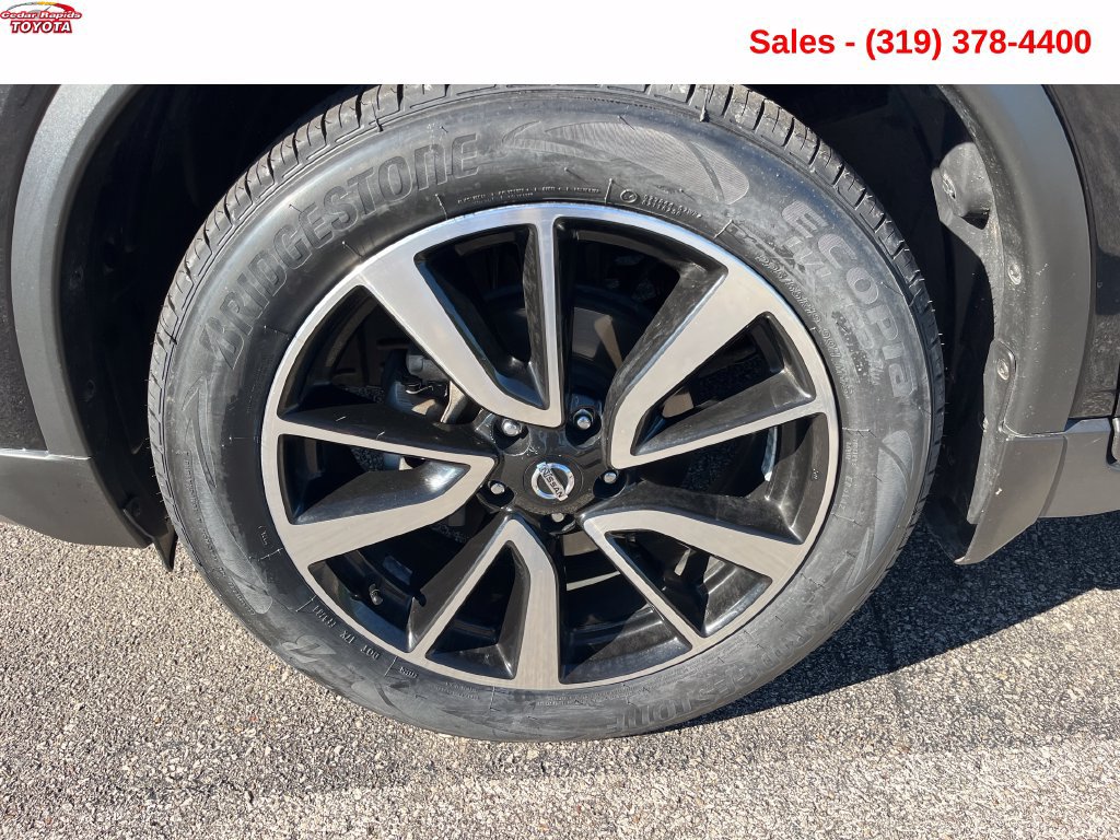 Used 2018 Nissan Rogue SL w/ Premium Package AWD/4WD image 7
