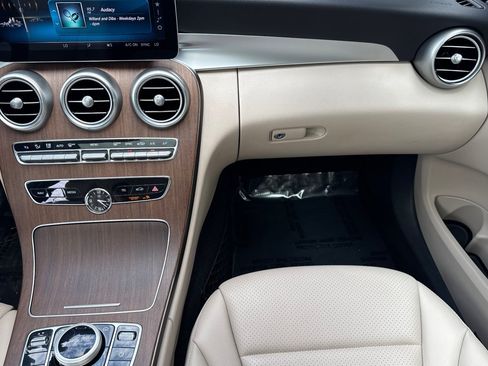 Used 2019 Mercedes-Benz C 300 Sedan image 32