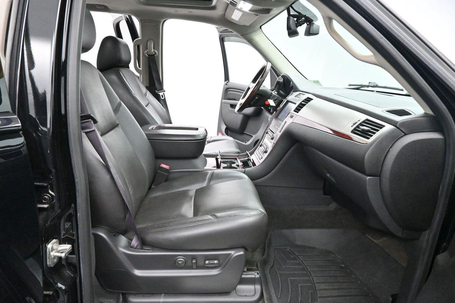 Used 2013 Cadillac Escalade Premium AWD/4WD image 34
