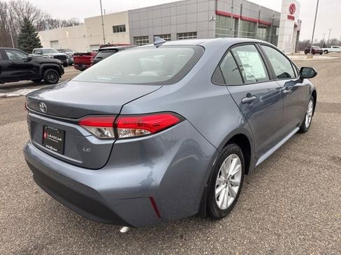 Used 2026 Toyota Corolla LE w/ LE Premium Package FWD image 11