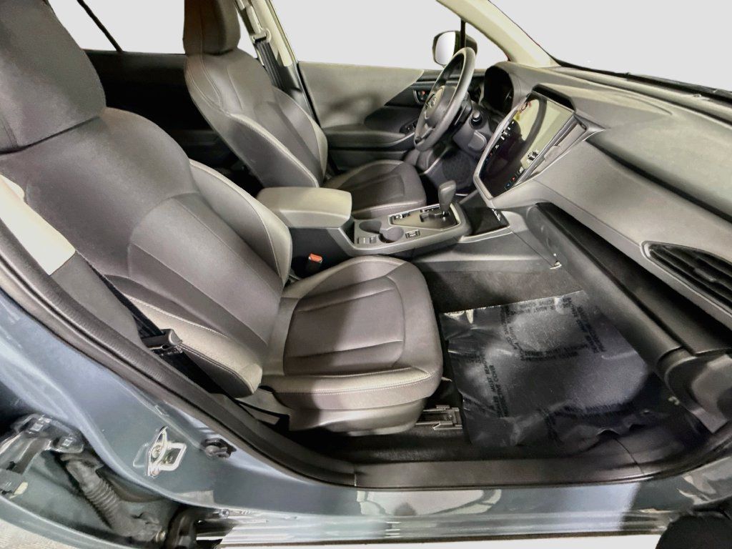 Used 2025 Subaru Crosstrek 2.5i Premium AWD/4WD image 31