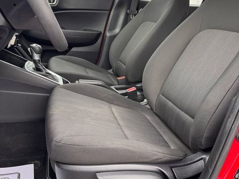 Used 2022 Hyundai Venue SE image 9