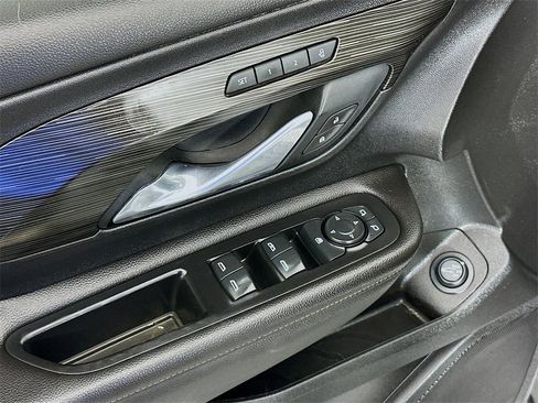 Used 2021 GMC Terrain SLT image 18