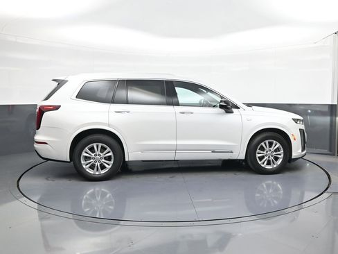 Used 2024 Cadillac XT6 Luxury w/ LPO, Floor Liner Package AWD/4WD image 8