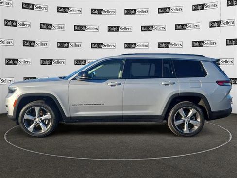 Certified 2022 Jeep Grand Cherokee L Limited image 3