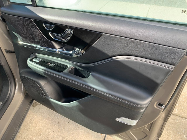Certified 2025 Lincoln Corsair AWD image 13