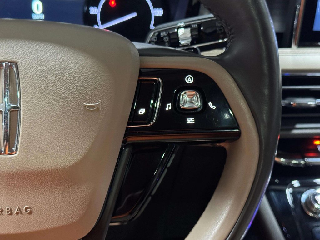 Certified 2020 Lincoln Corsair AWD w/ Premium Package image 11