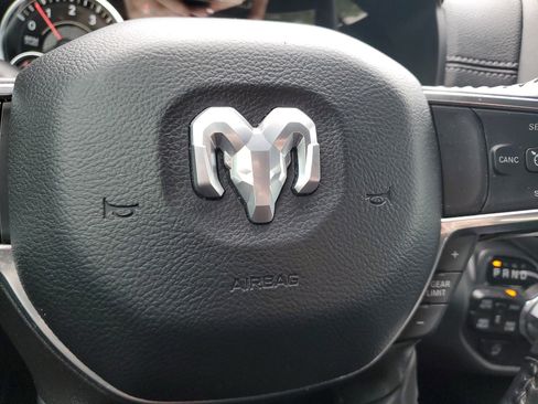 Used 2023 RAM 1500 Laramie AWD/4WD image 5